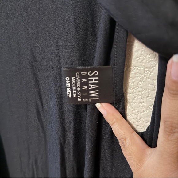 Shawl Dawls Long Convertible Shawl Black OS NWT - Picture 4 of 7